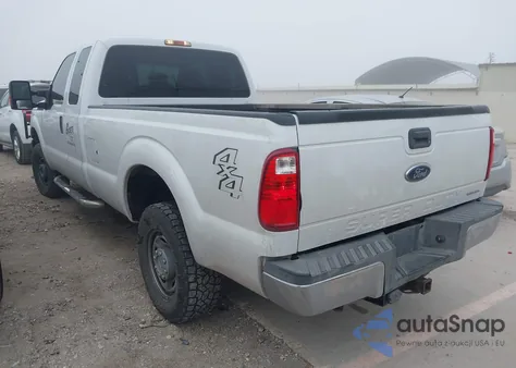 2015 Ford F-250 Xl z USA, uszkodzony, nr VIN 1FT7X2B65FEB69031